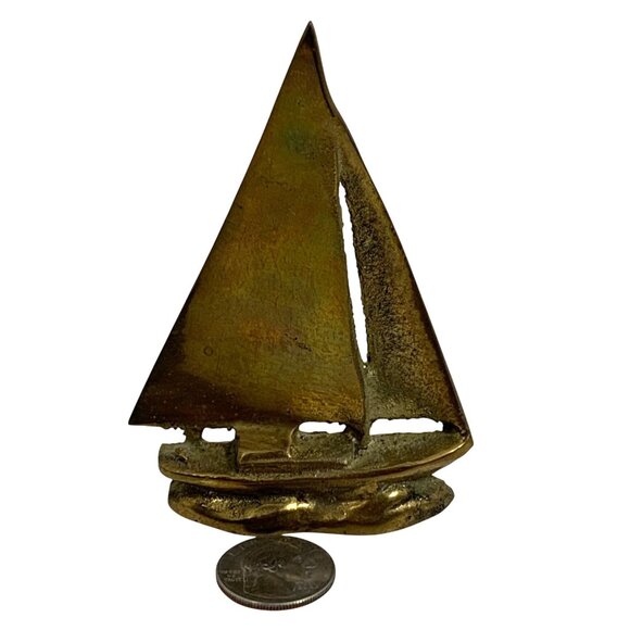 Gorgeous Vintage Brass Sailboat Desk Paperweight Nautical Sailing Taiwan MCM - Picture 9 of 9